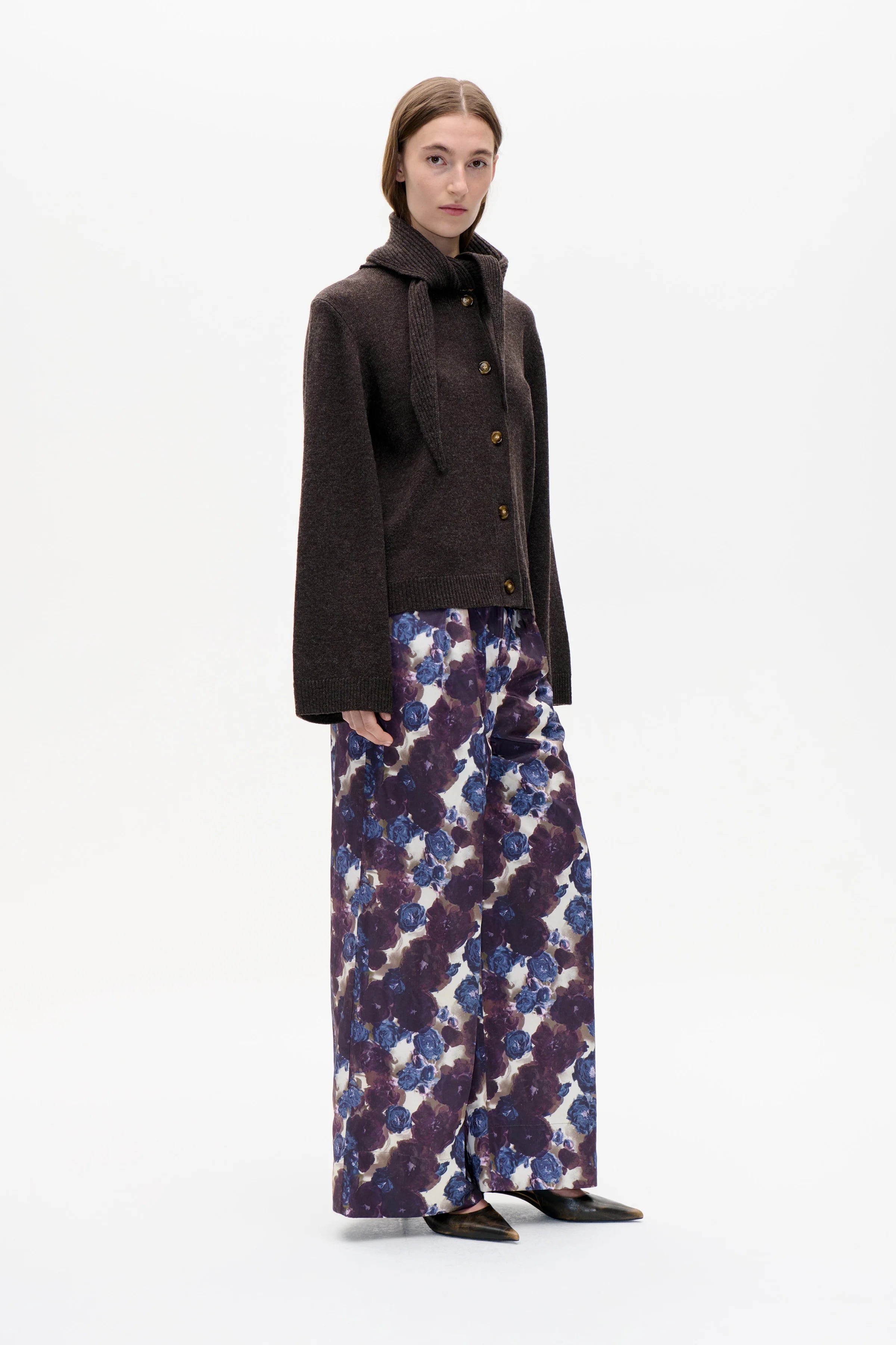 BAUM & PFERDGARTEN Pants "Naomia" dusty grey flower