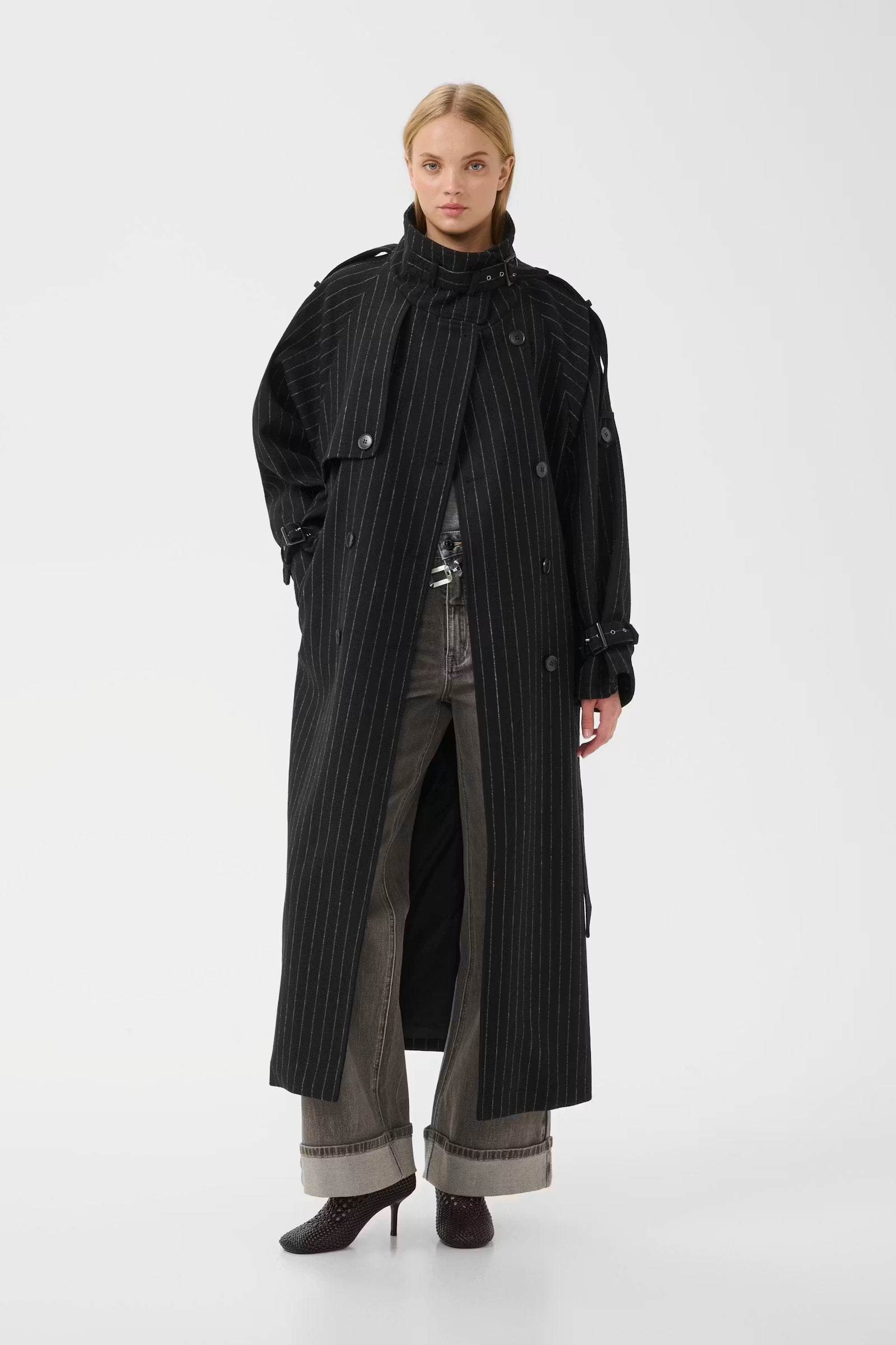 GESTUZ Coat "Avic" black pinstripe