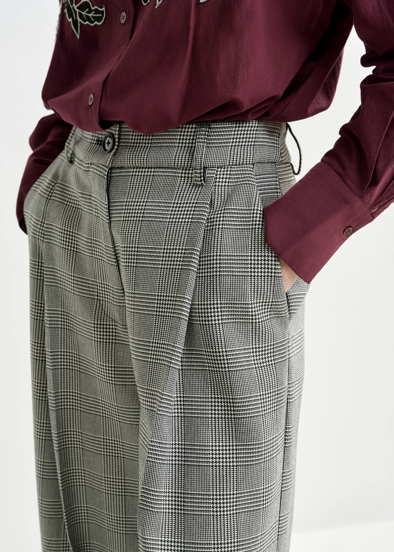 ESSENTIEL ANTWERP Pants "Invest" grey