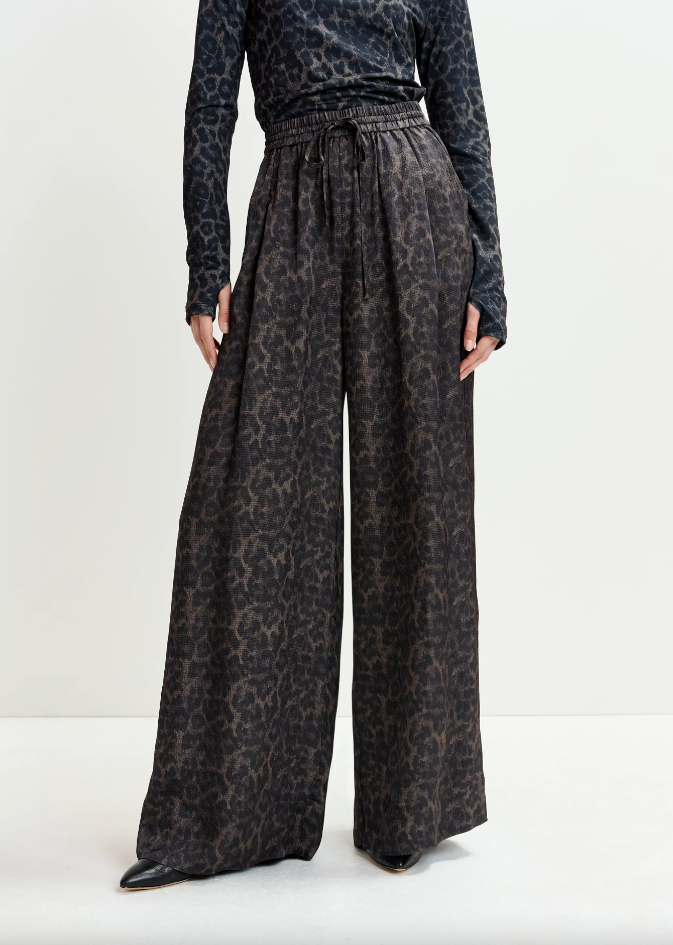ESSENTIEL ANTWERP Pants "Irving" leopard