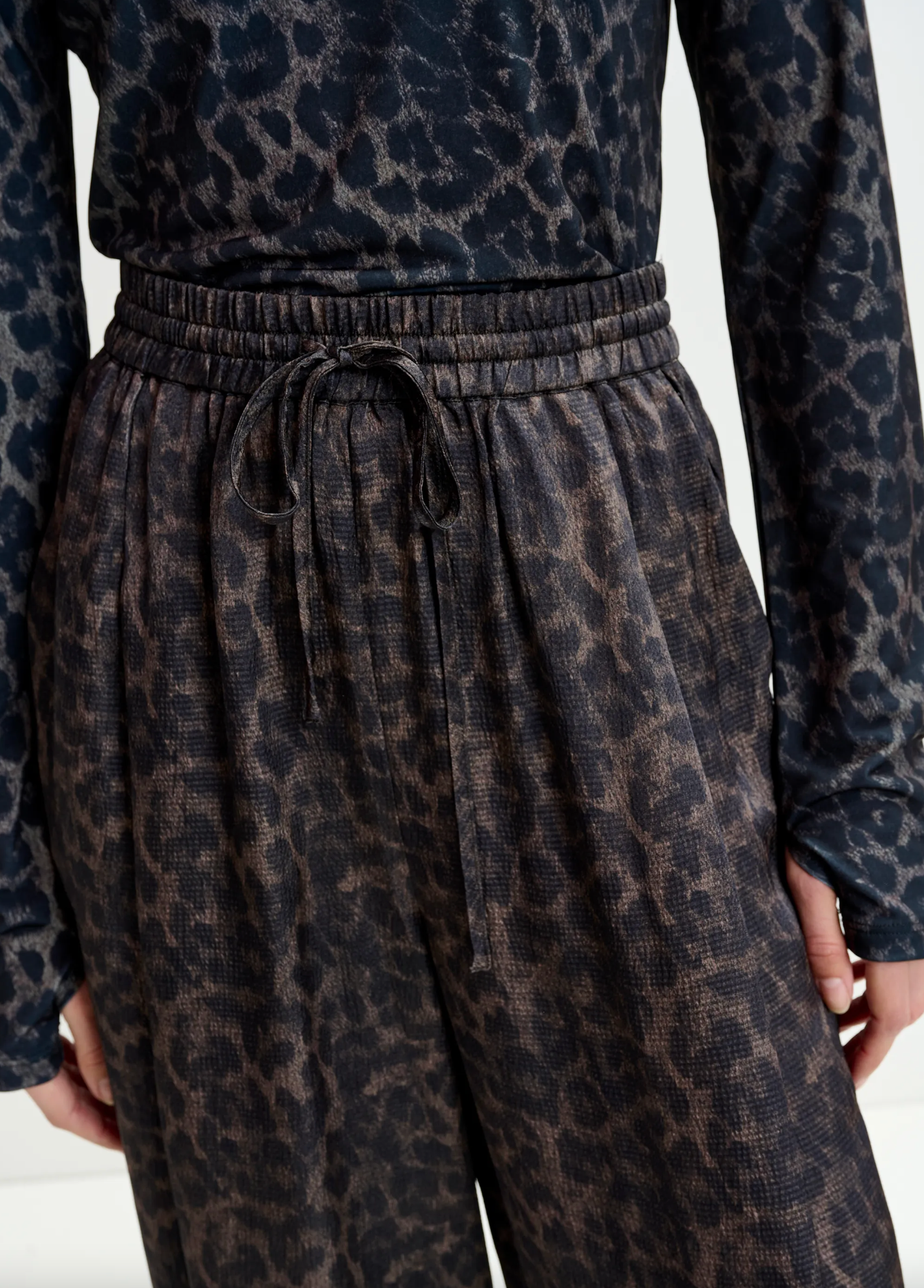ESSENTIEL ANTWERP Pants "Irving" leopard