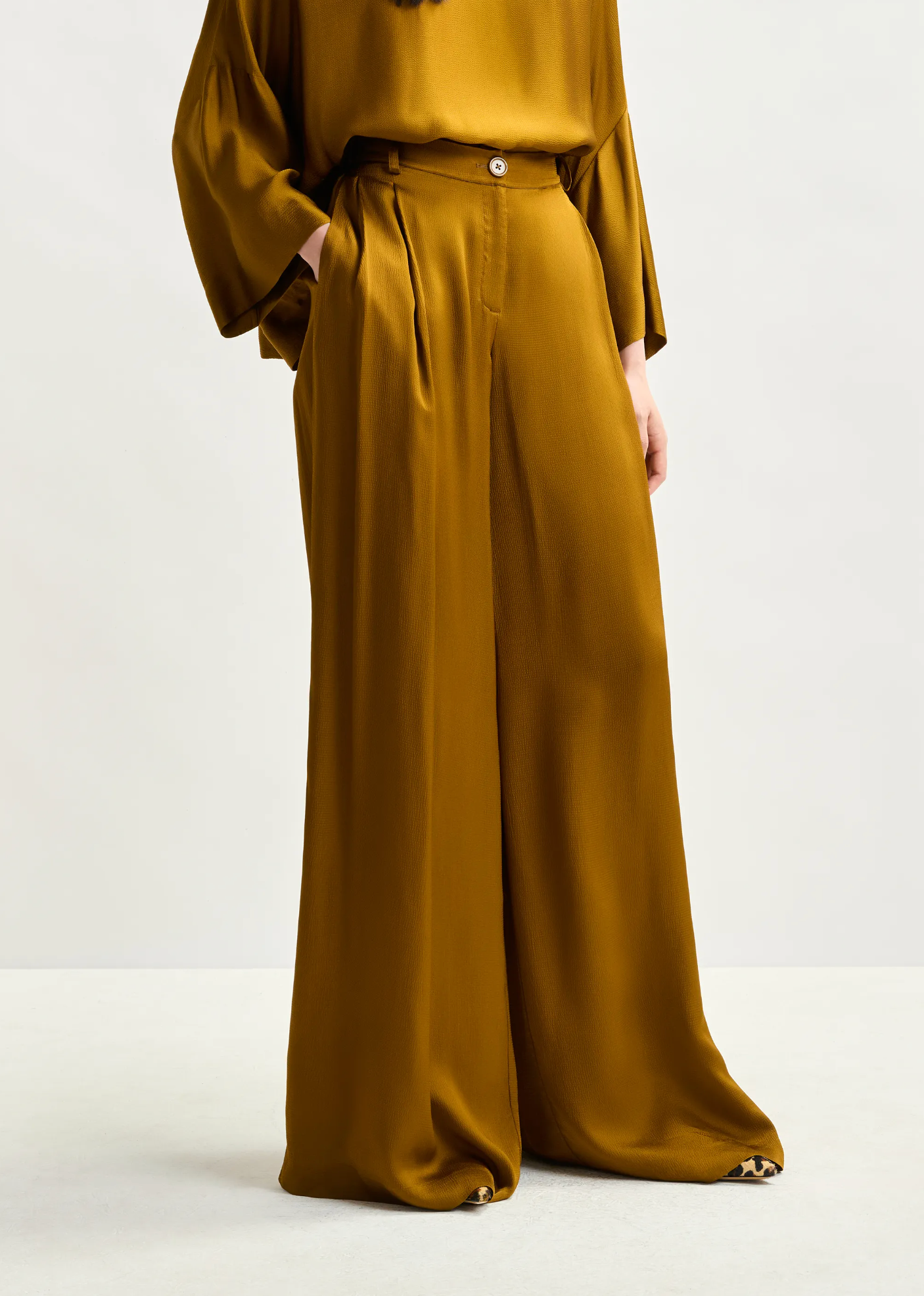 ESSENTIEL ANTWERP Pants "Inovember" rust