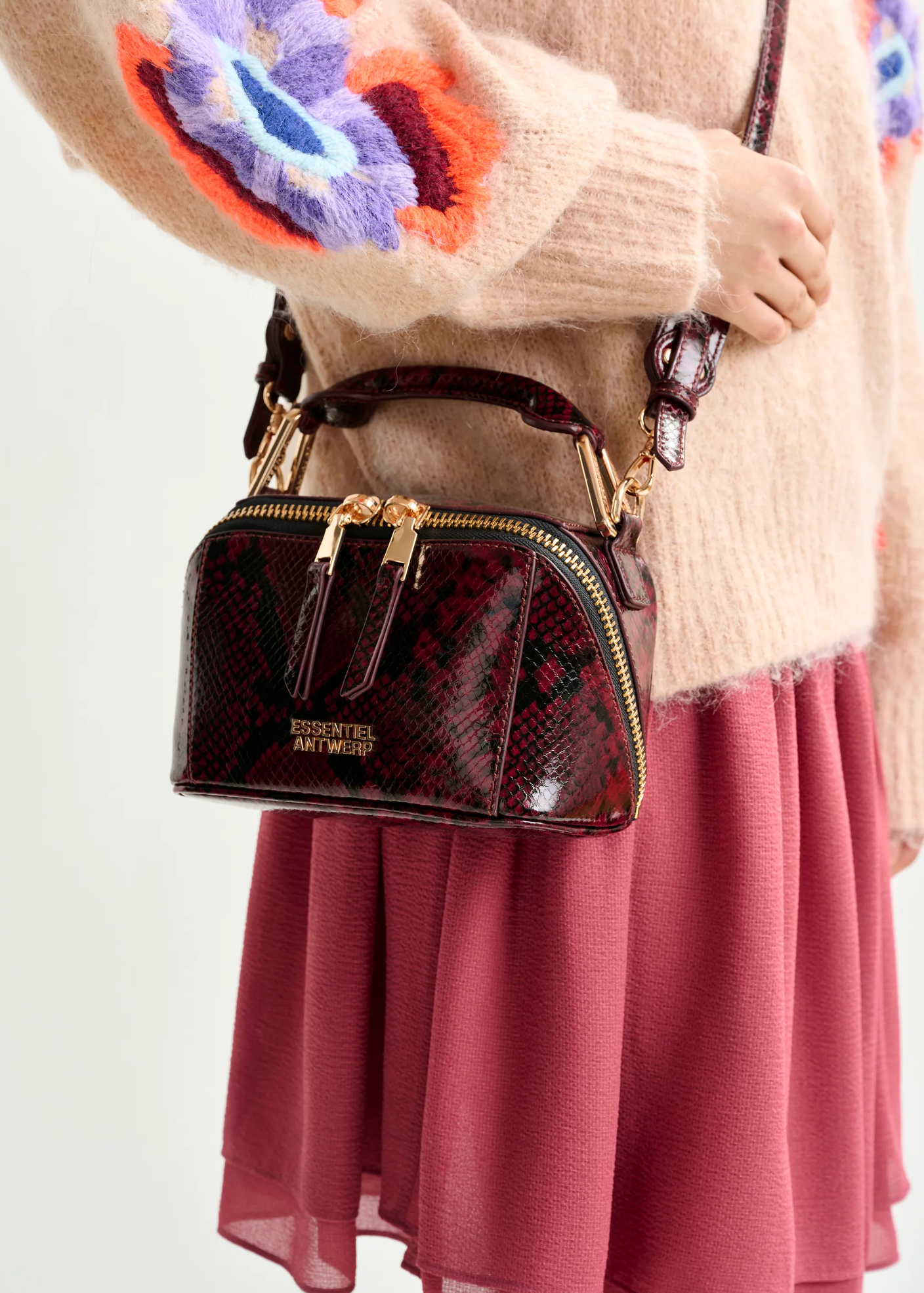ESSENTIEL ANTWERP Bag "Irona" burgundy
