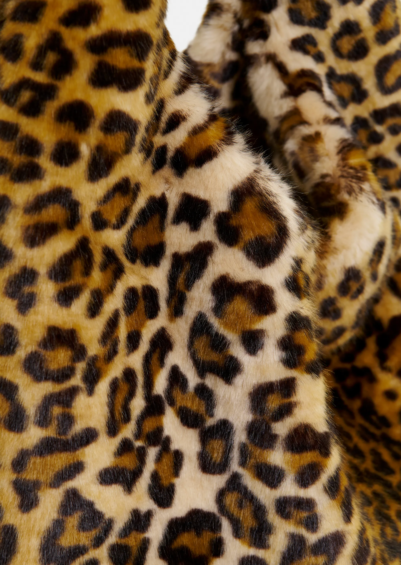 ESSENTIEL ANTWERP Bag "Ipuff" leo