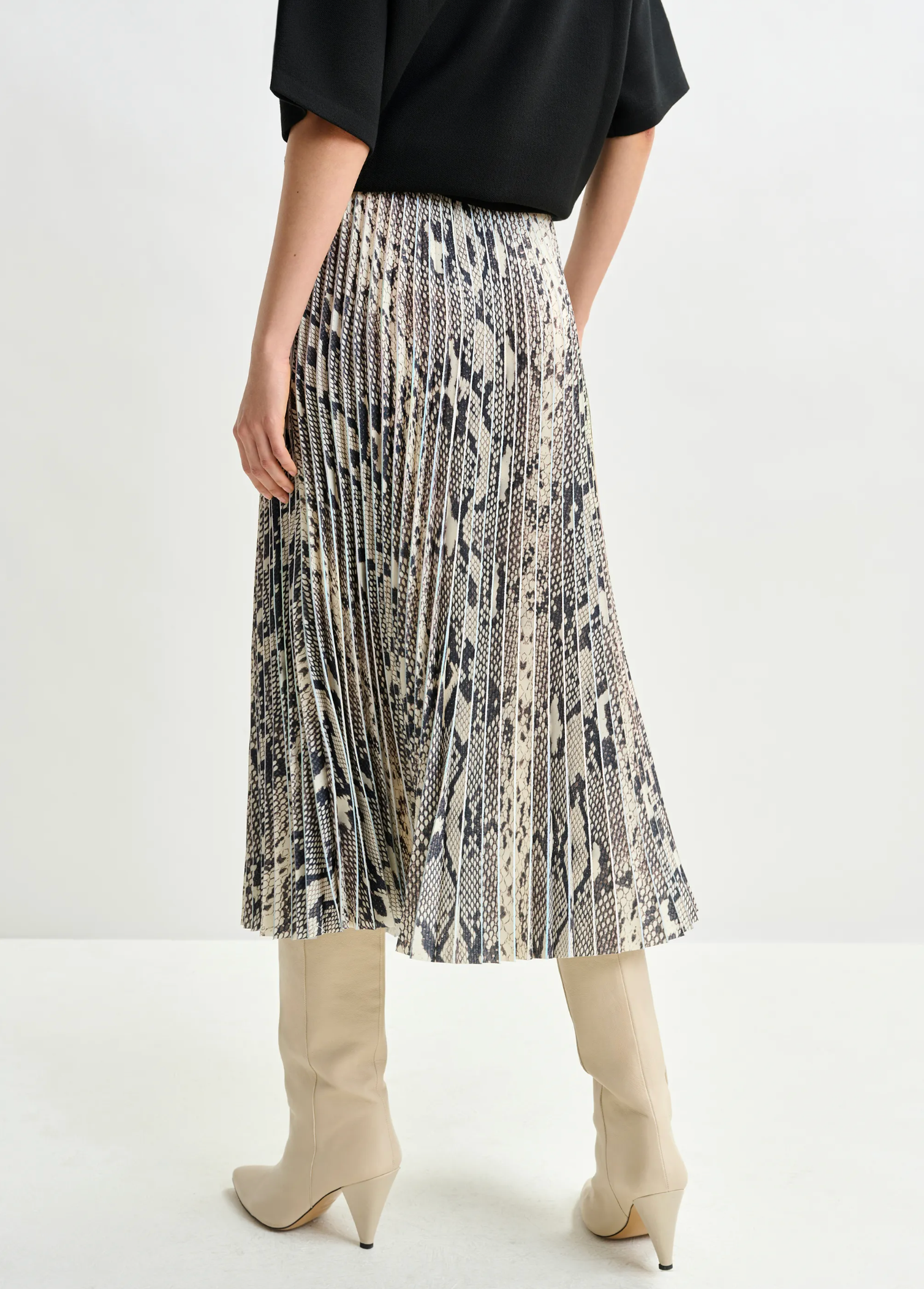 ESSENTIEL ANTWERP Skirt "Indira" beige
