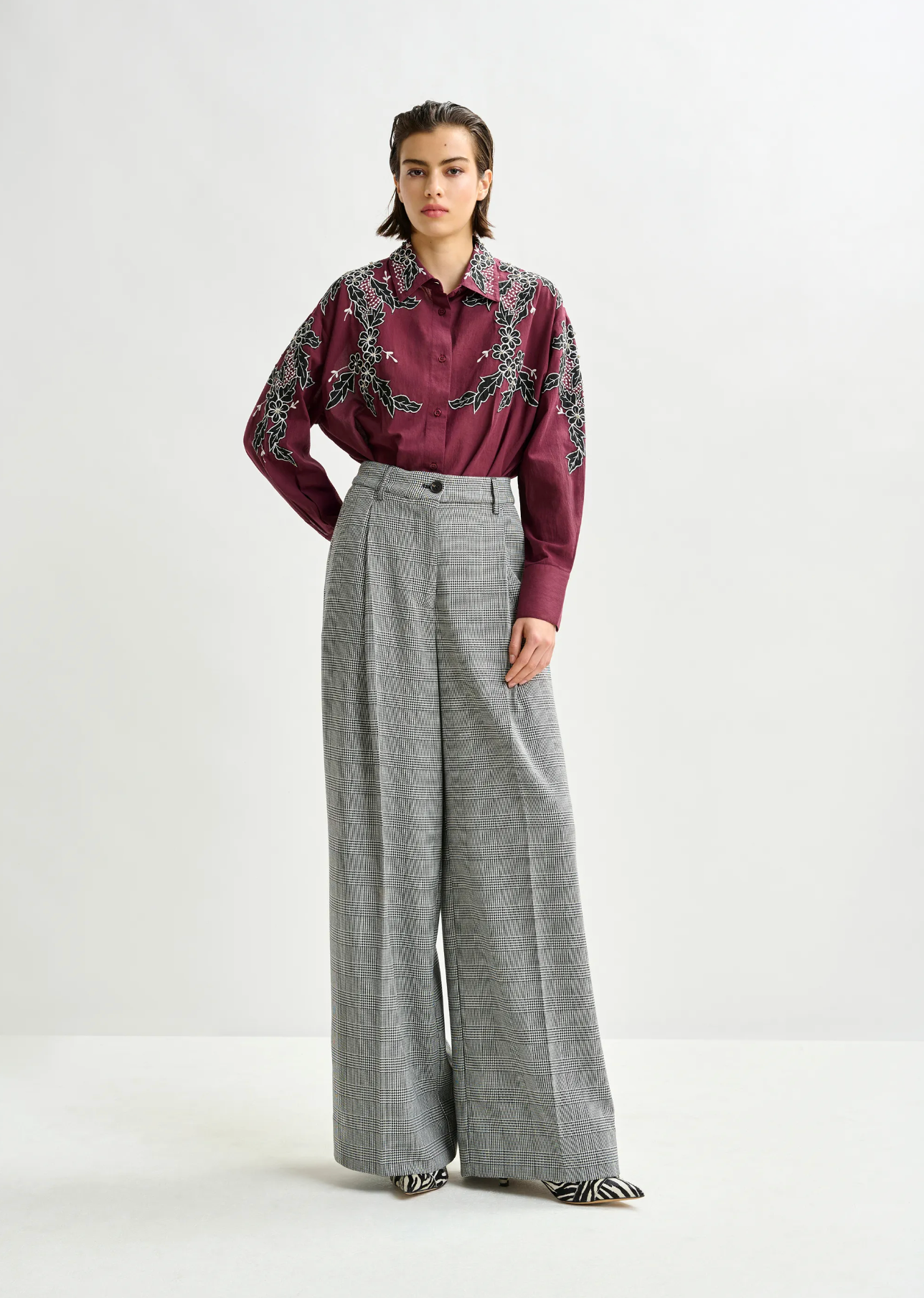 ESSENTIEL ANTWERP Pants "Invest" grey