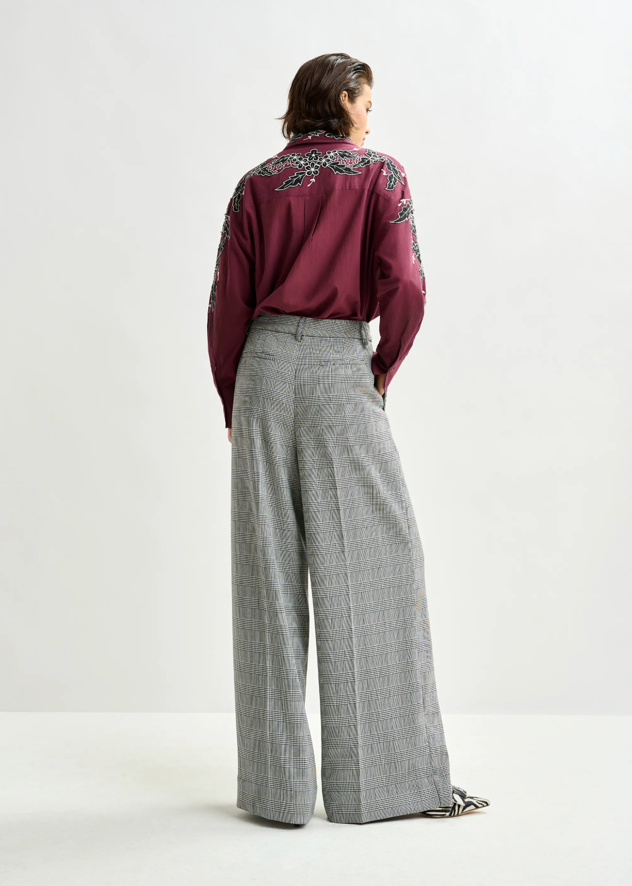 ESSENTIEL ANTWERP Pants "Invest" grey