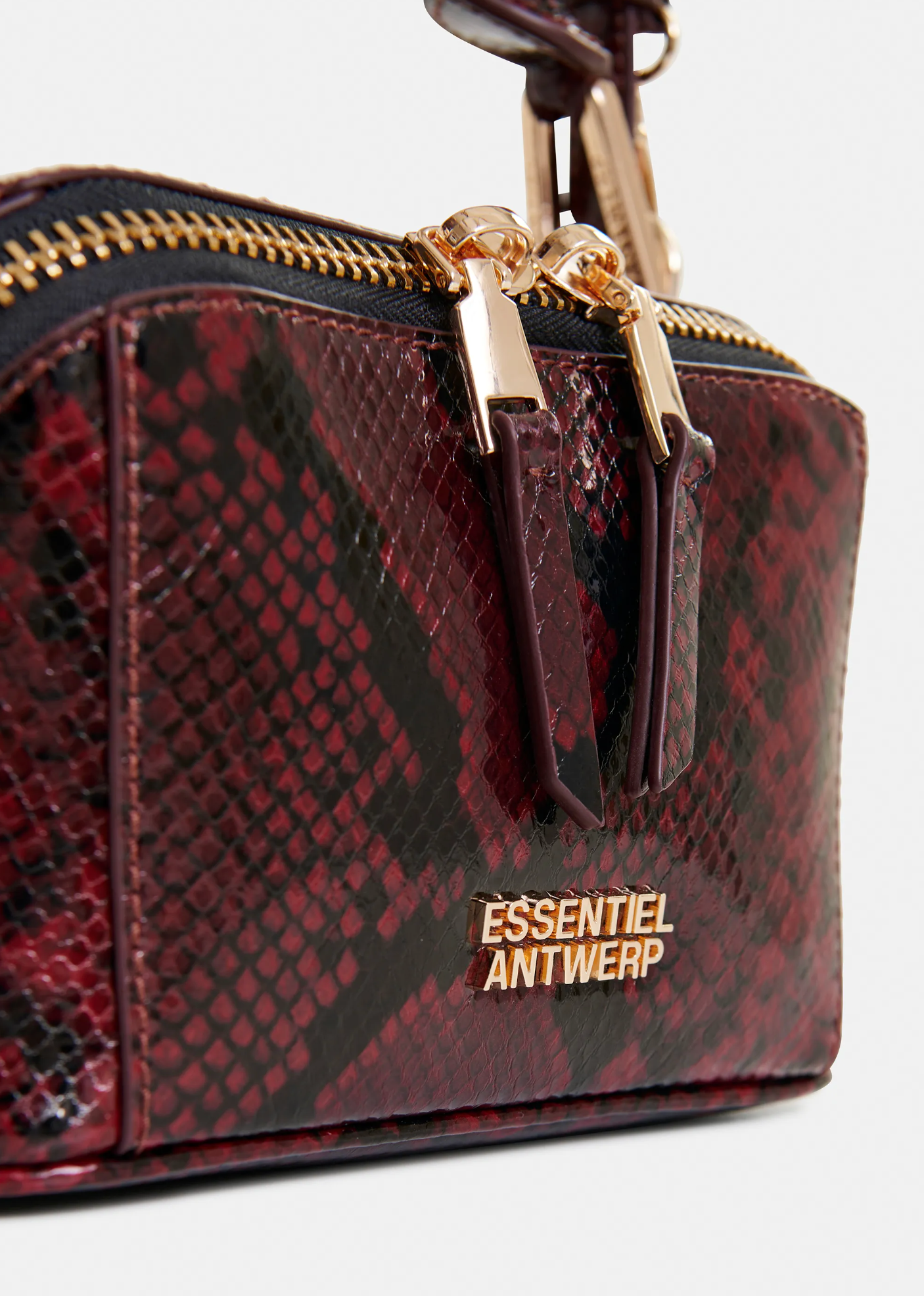 ESSENTIEL ANTWERP Bag "Irona" burgundy
