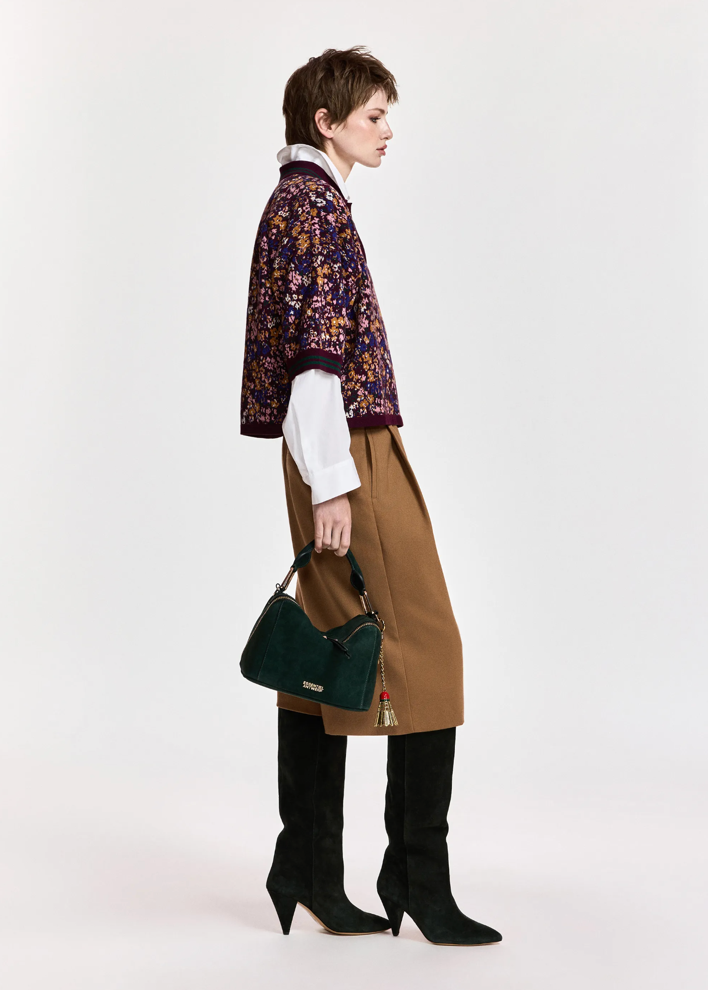 ESSENTIEL ANTWERP Bermuda "Kreme" camel