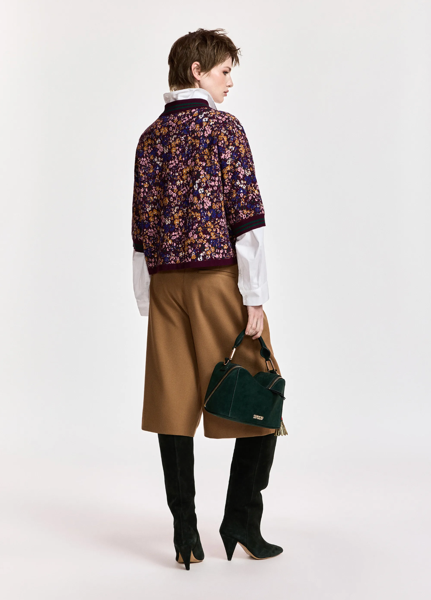 ESSENTIEL ANTWERP Bermuda "Kreme" camel