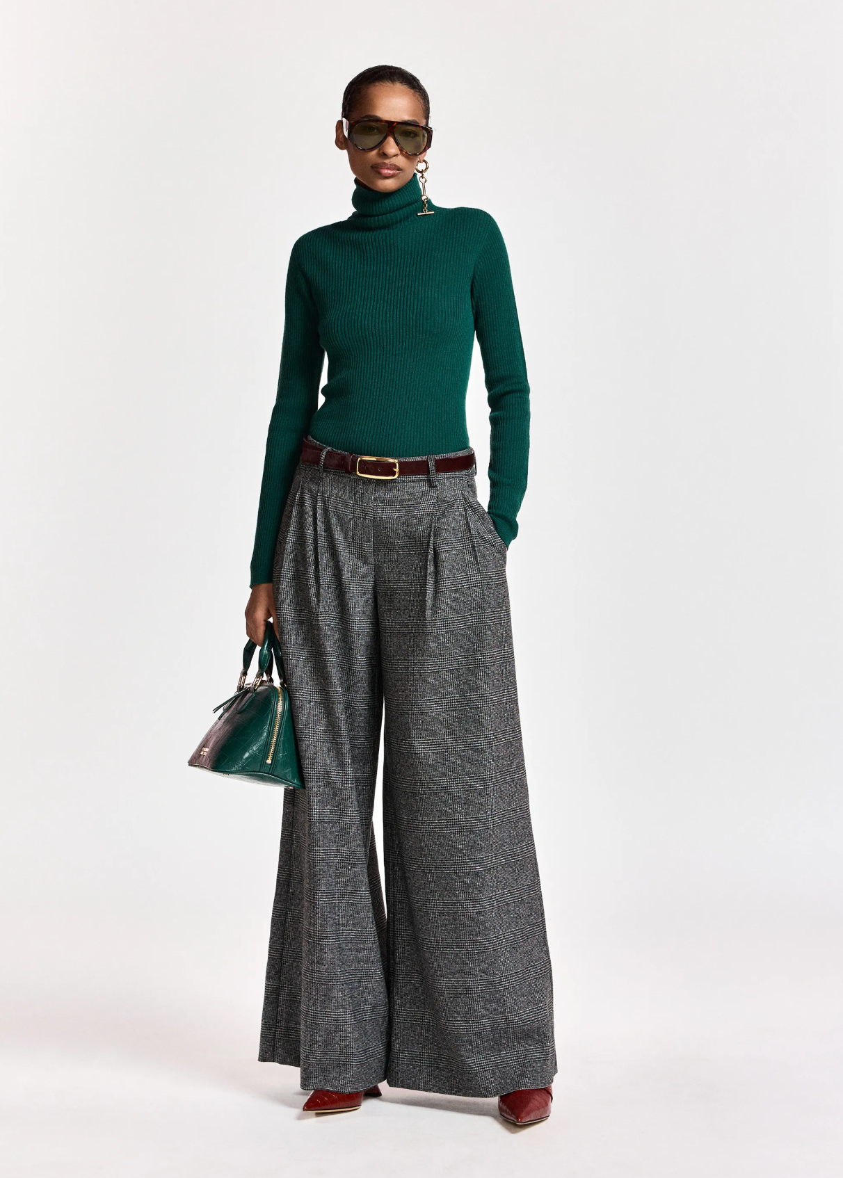 ESSENTIEL ANTWERP Pants "Kollection" steel pulse
