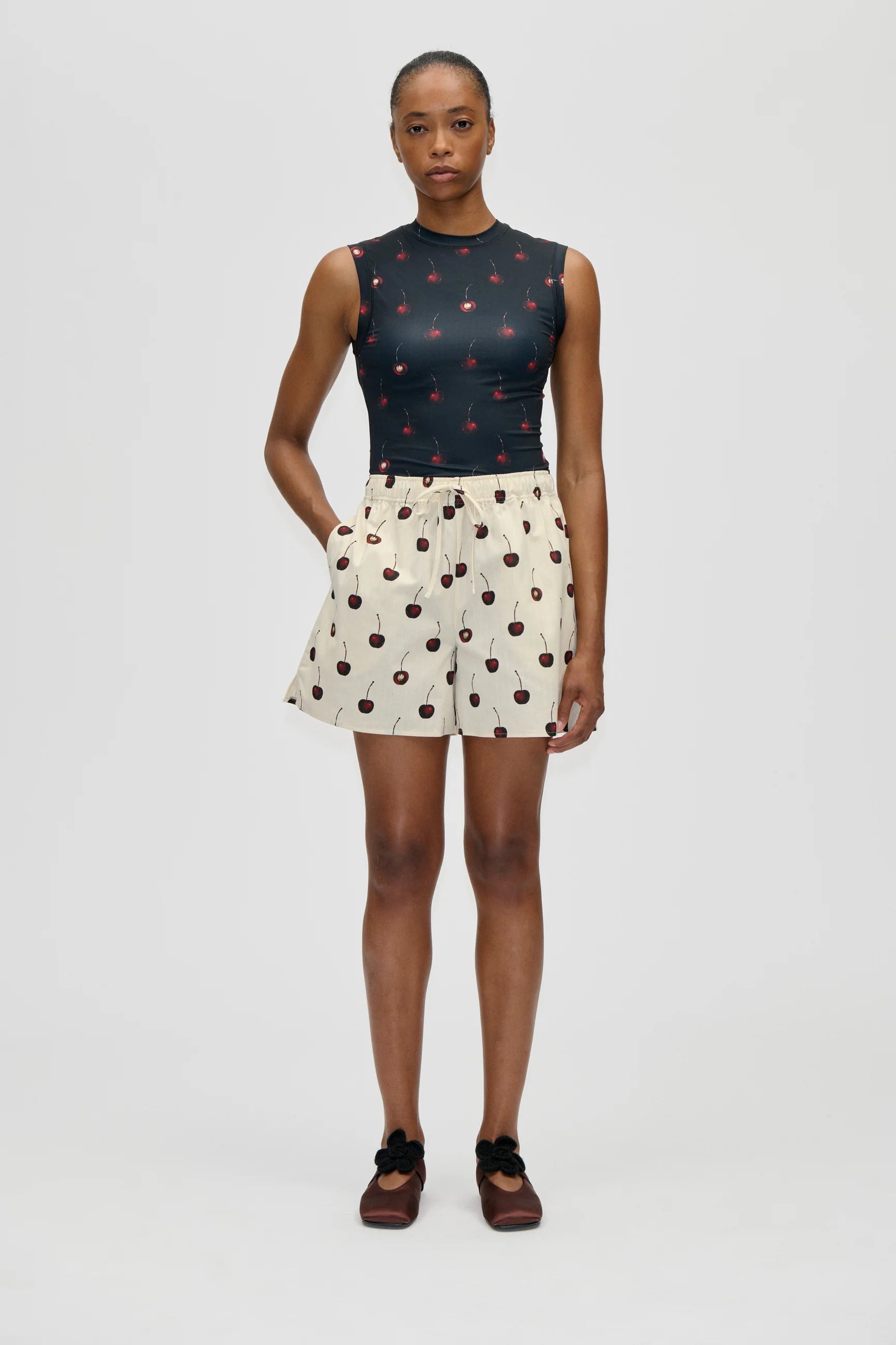 STINE GOYA Shorts "Cherry" cream