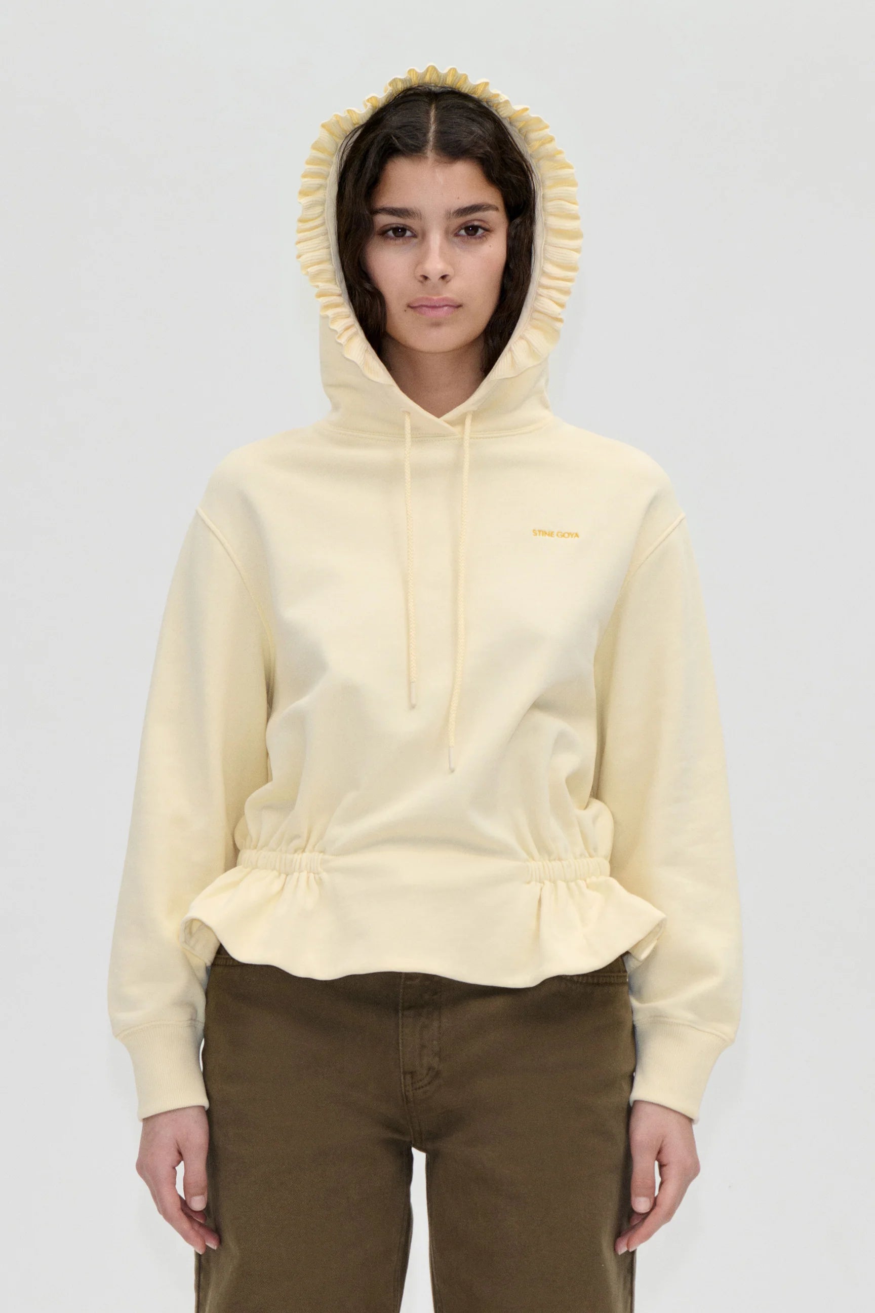 STINE GOYA Hoodie "Ruffled" buttercream